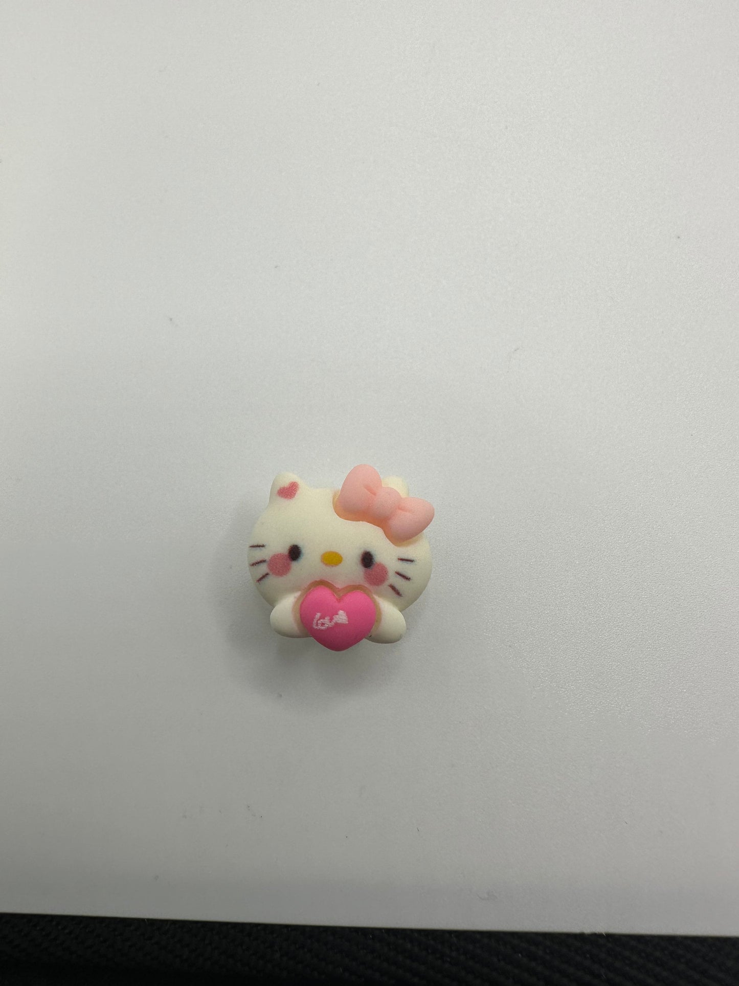 Resin kitty, Keroppi, Cinnmoroll, Kuromi, Melody and Pompompurin shoe charms