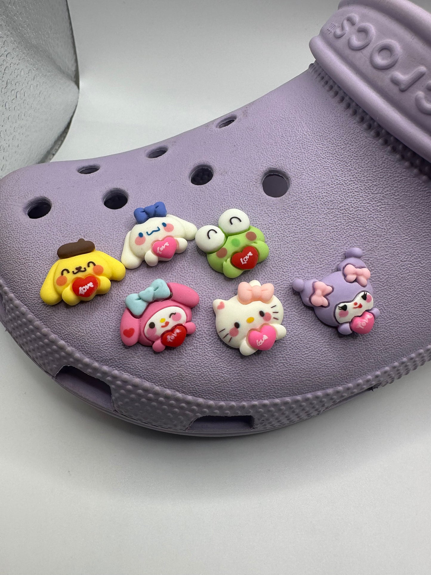 Resin kitty, Keroppi, Cinnmoroll, Kuromi, Melody and Pompompurin shoe charms