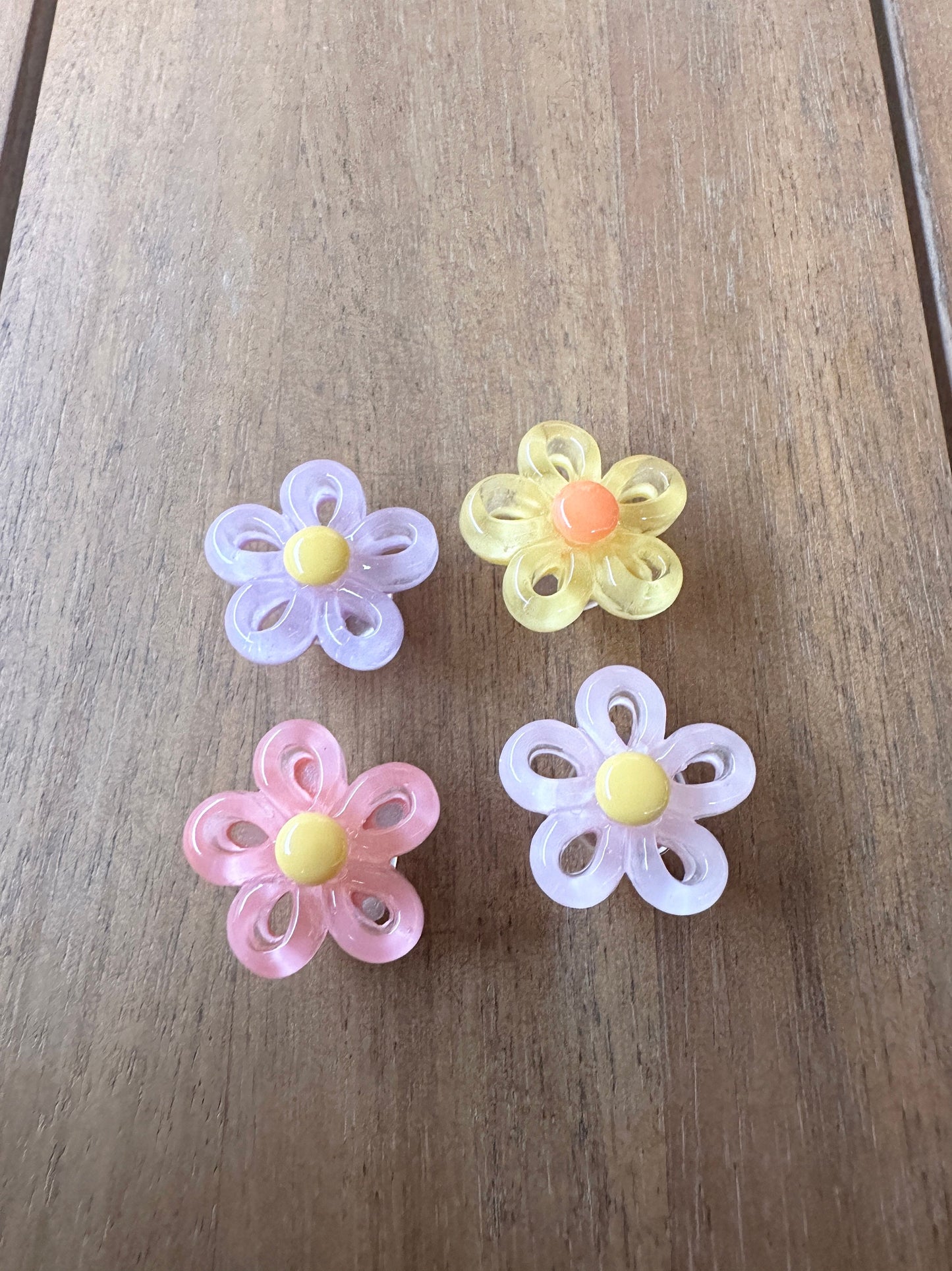 Jelly Flowers | Retro flower shoe charms | kawaii charms | squiggle flower | floral | flower shoe charms | Jelly | 90’s flower