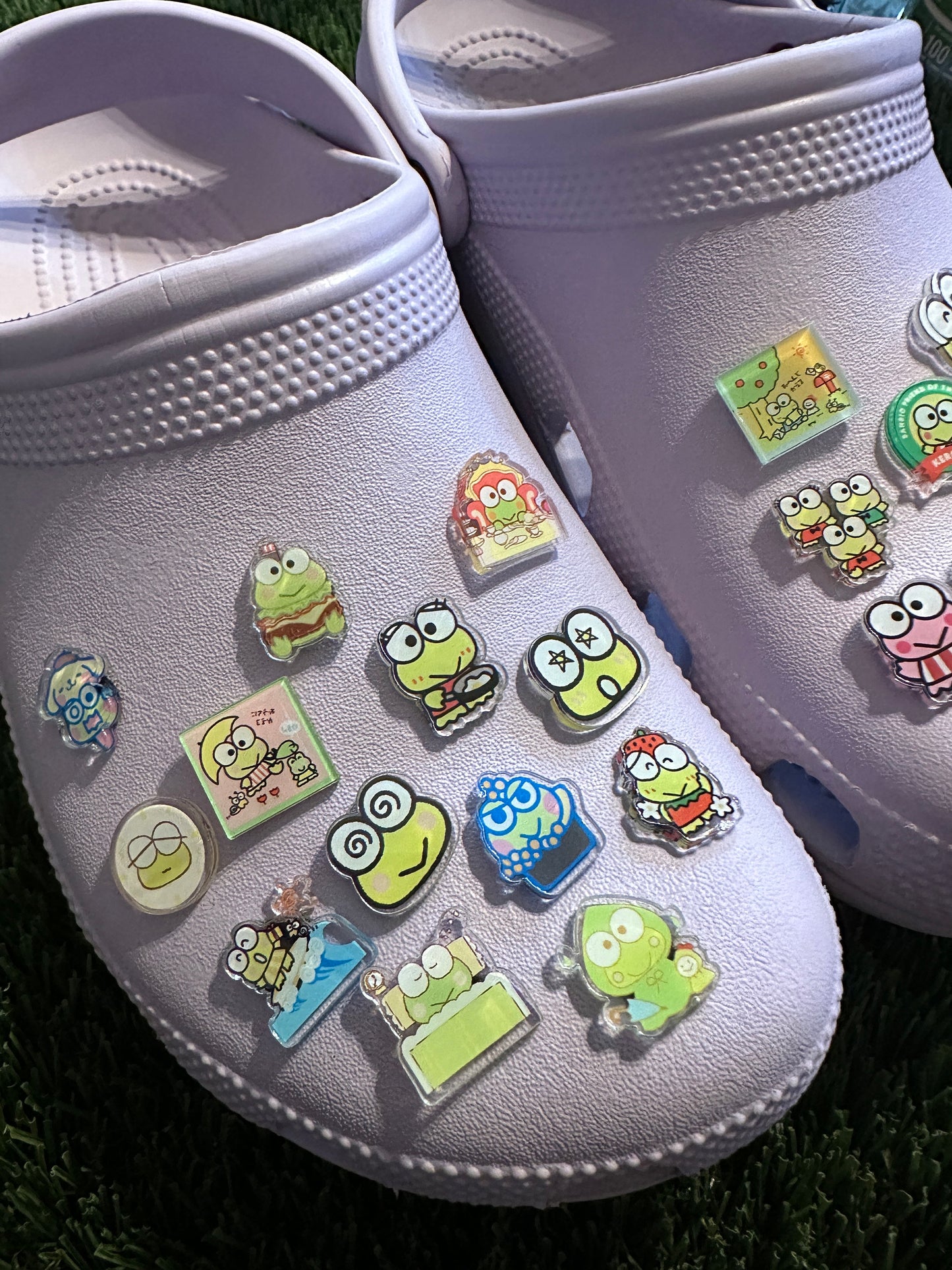 Random kero shoe charms | | Green frog | shoe charms | kawaii | | 1,3,5,10 pcs | Sanri | shy frog | keropi | Frog | San |