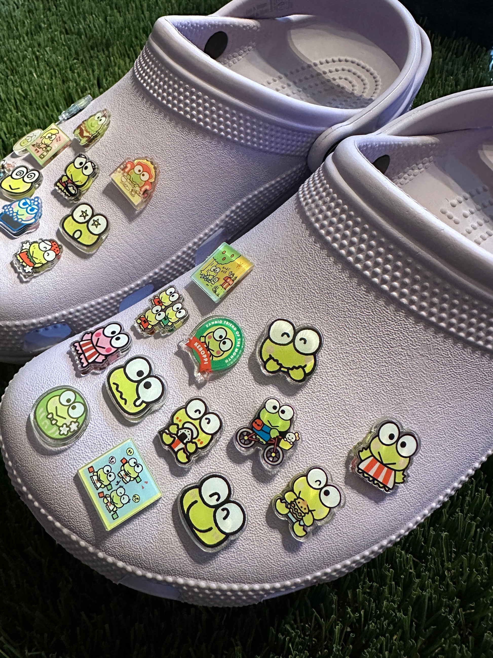 Random kero shoe charms | | Green frog | shoe charms | kawaii | | 1,3,5,10 pcs | Sanri | shy frog | keropi | Frog | San |