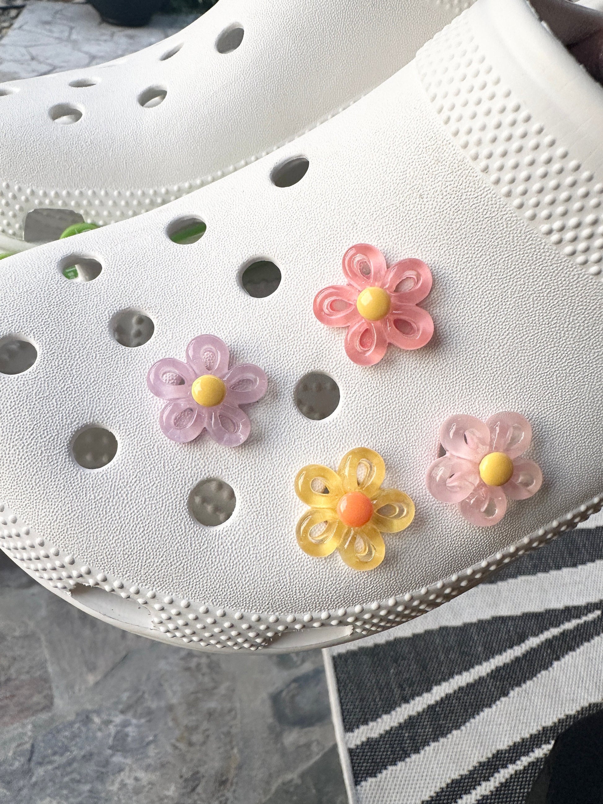Jelly Flowers | Retro flower shoe charms | kawaii charms | squiggle flower | floral | flower shoe charms | Jelly | 90’s flower
